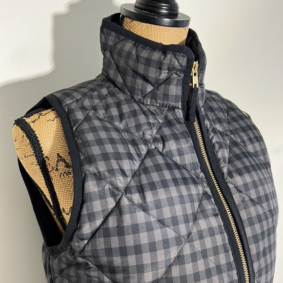 J. CREW || Quilted Excursion Puffer Vest. Sz. XS - Picture 8 of 13